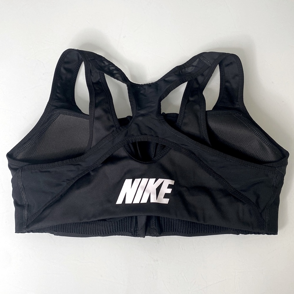 Nike Dri-FIT Shape Sports Bra